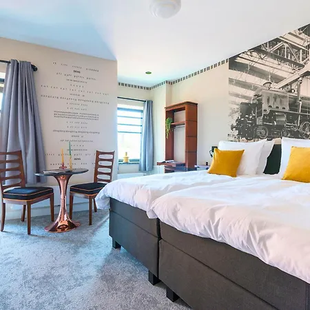 Center Fast Wi-fi, Designer Bathroom