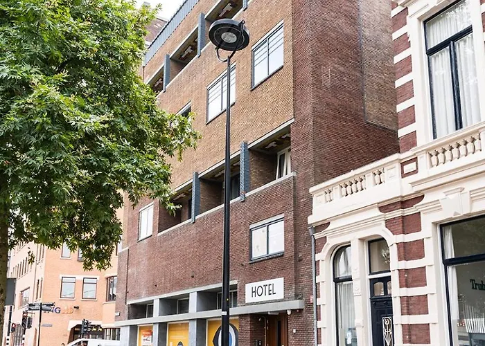 Appartamento Center Fast Wi-fi, Designer Bathroom *