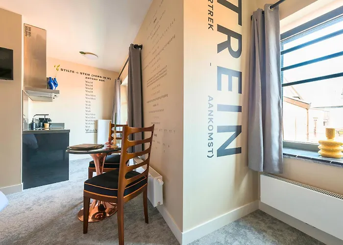 Center Fast Wi-fi, Designer Bathroom *